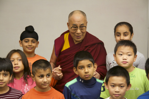 Dalai_Lama_Vancouver_kids1