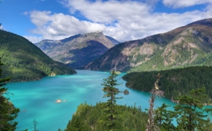Why North Cascades Rivers Glow Turquoise Every Summer (And Why Diablo Lake Is So Iconic)